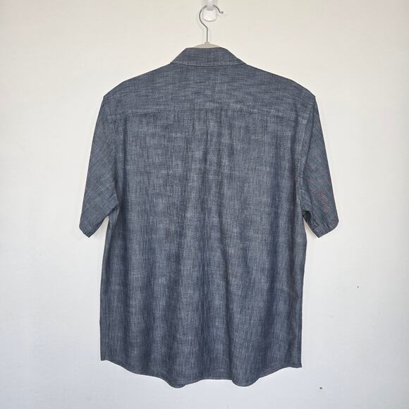 Banana Republic Men’s Blue Button down Casual shirt. Size large. - Picture 4 of 4